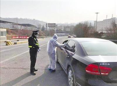 日夜堅(jiān)守，他們的“抗疫十二時(shí)辰”