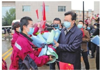 慶陽市第二、三批支援湖北醫(yī)療隊12名隊員凱旋