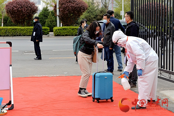 甘肅農(nóng)業(yè)大學(xué)舉行學(xué)生返校復(fù)學(xué)防疫工作演練（組圖）