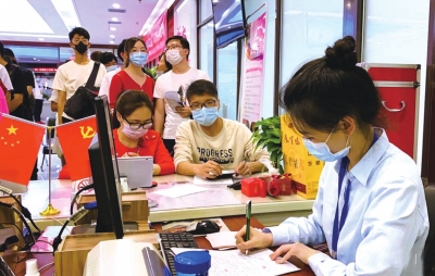 “幸有所愛，不畏山?！?“5·20”當天蘭州城關(guān)區(qū)有521對新人領(lǐng)證