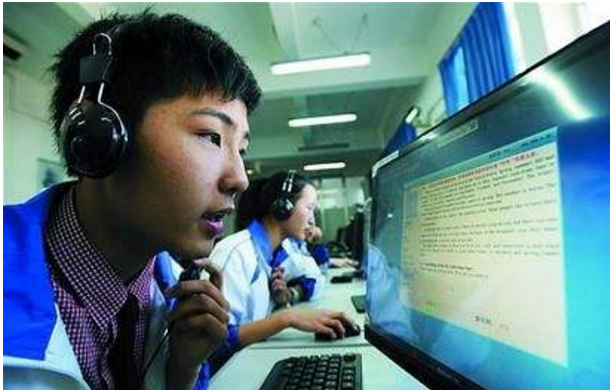 明年中考英語啟動(dòng)“人機(jī)對話”模式