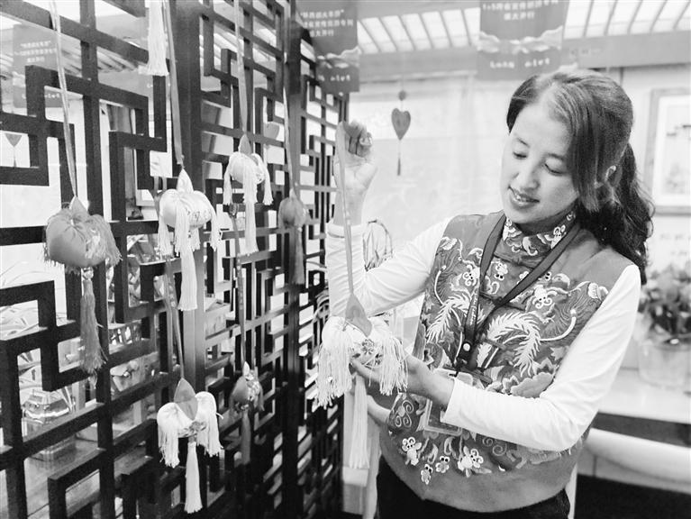 “環(huán)西部火車(chē)游”專(zhuān)列“走訪”五省市區(qū) 開(kāi)啟7天6夜跨省文旅宣傳交流活動(dòng)