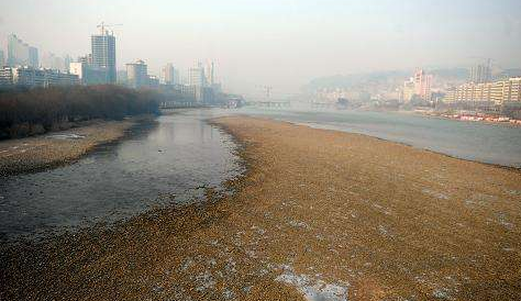 市民：黃河水位大降會不會影響供水？ 水務(wù)部門：枯水期流量偏小屬于正常現(xiàn)象