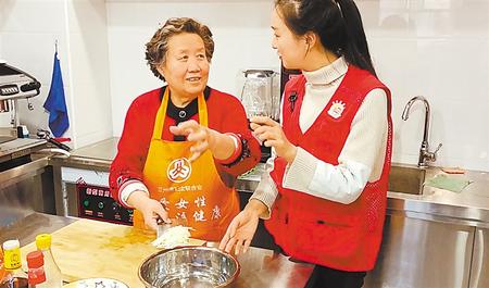 居家養(yǎng)老托起幸?！跋﹃?yáng)紅”——甘肅建設(shè)多元養(yǎng)老服務(wù)體系讓老年人安度晚年