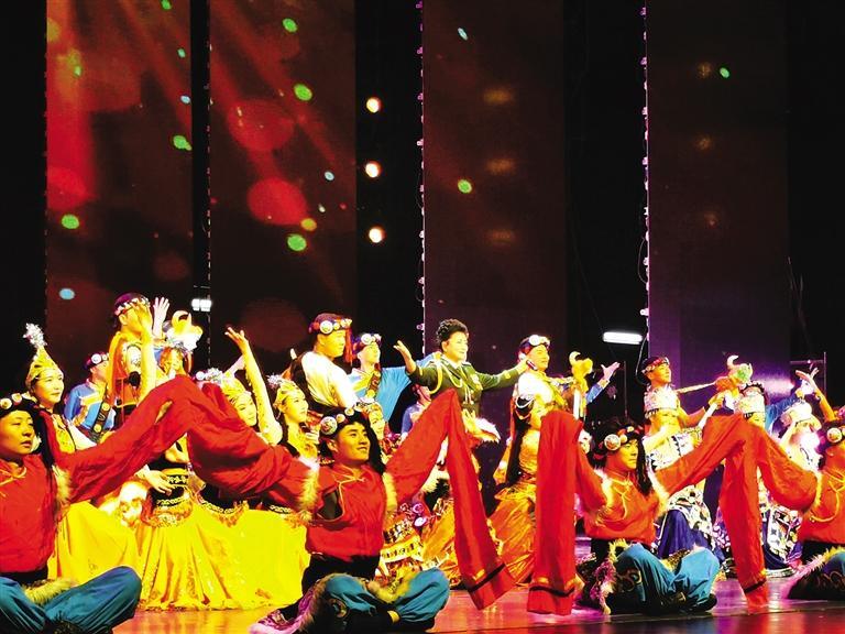 蘭州市舉行“慶七一”雙擁晚會 慶祝建黨100周年 鞏固發(fā)展堅如磐石的軍政軍民關系