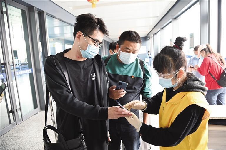 蘭州車站積極做好“十一”長假旅客運輸準備工作  節(jié)日期間預計發(fā)送旅客102萬人