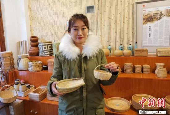 40多種精小玲瓏、純手工制作的新型盛食容器、居家工藝品等，每一件都令人愛不釋手?！●T志軍 攝