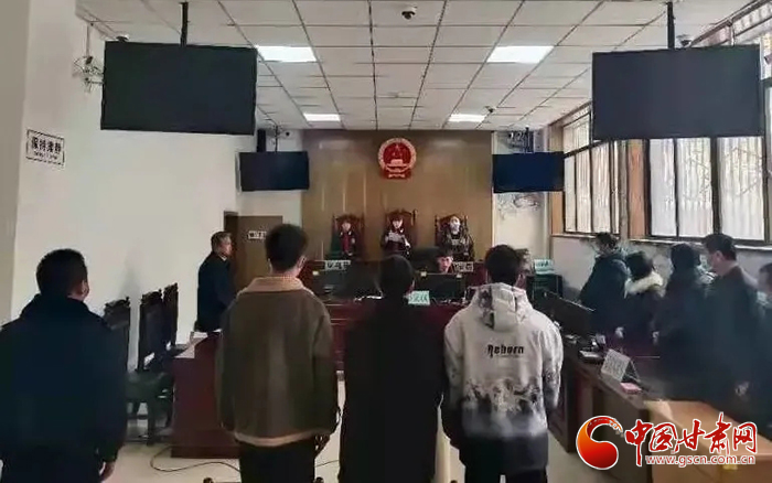 依法帶娃！甘肅省平?jīng)鍪邪l(fā)出首份《家庭教育令》