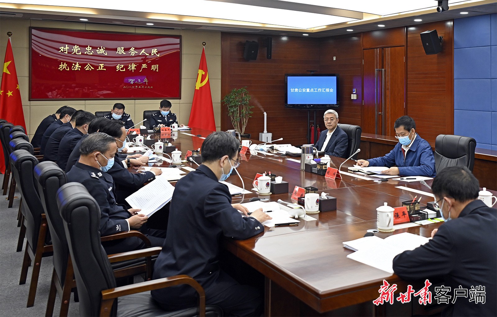 【甘快看】尹弘在甘肅省公安廳調(diào)研時(shí)強(qiáng)調(diào)：堅(jiān)持政治建警鍛造公安鐵軍，全力以赴防風(fēng)險(xiǎn)保安全護(hù)穩(wěn)定