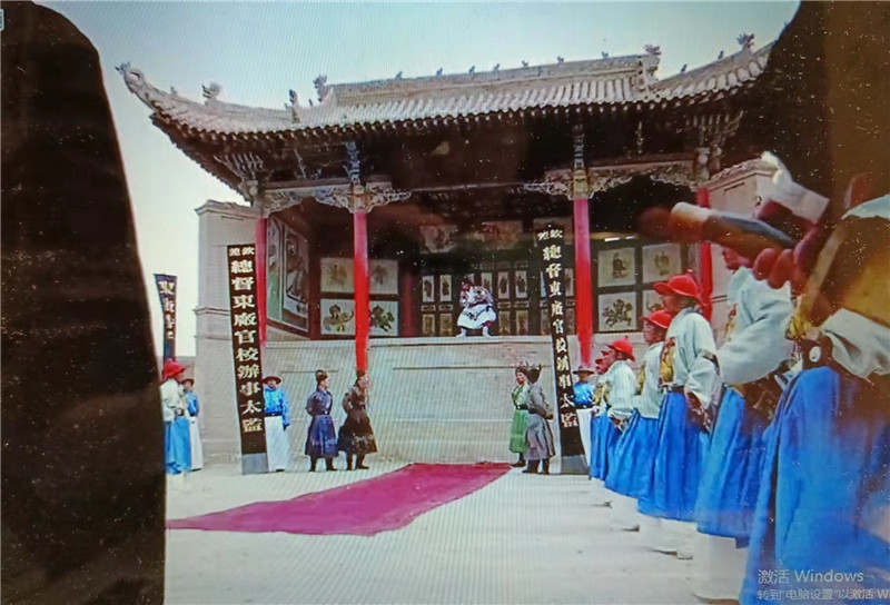 電影《新龍門客?！菲^之關(guān)城清代戲臺(tái)特寫