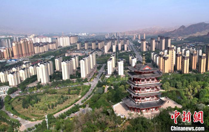 圖為“南涼古都”樂都朝陽山片區(qū)的今朝?！⊙Φ?攝