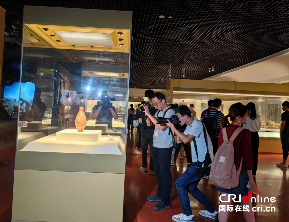 “絲路風(fēng)采 如意甘肅”海峽兩岸記者聯(lián)合采訪實(shí)錄一:蘭州之精美_fororder___172.100.100.3_temp_2_1_2_1_1_ec5048c2-3973-4275-a346-71e775792f41