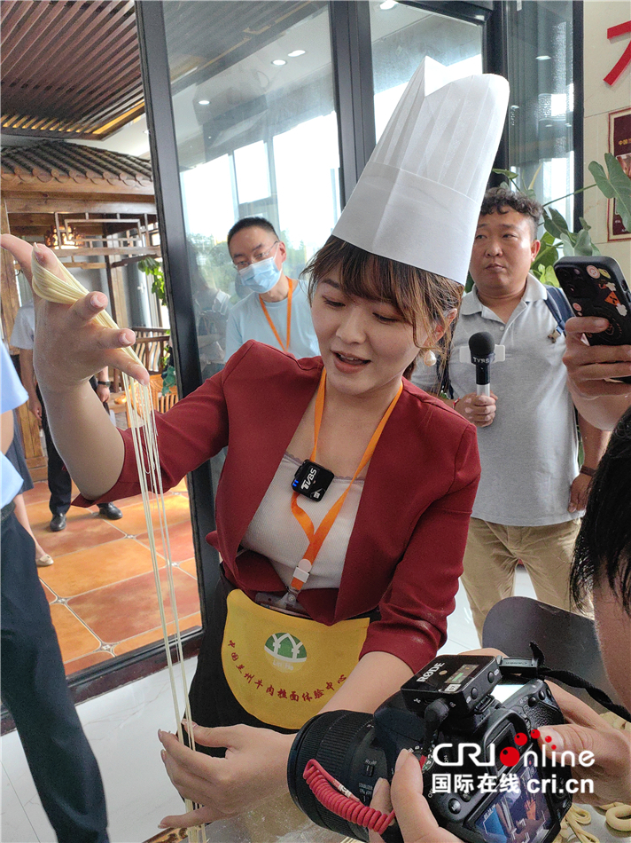 “絲路風(fēng)采 如意甘肅”海峽兩岸記者聯(lián)合采訪實(shí)錄一:蘭州之精美_fororder___172.100.100.3_temp_2_1_2_1_1_571639e5-d0e0-4967-8d37-203e32aed1d6