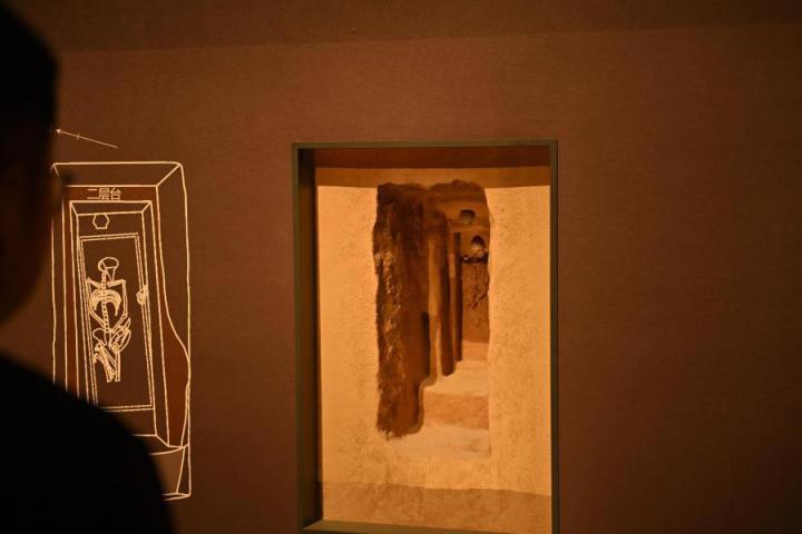 張家川縣馬家塬車輿博物館展陳的馬家塬遺址出土文物。李亞龍 攝